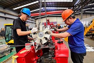 王大雷迎来35岁生日，中国男足全队在卡塔尔为其送上祝福